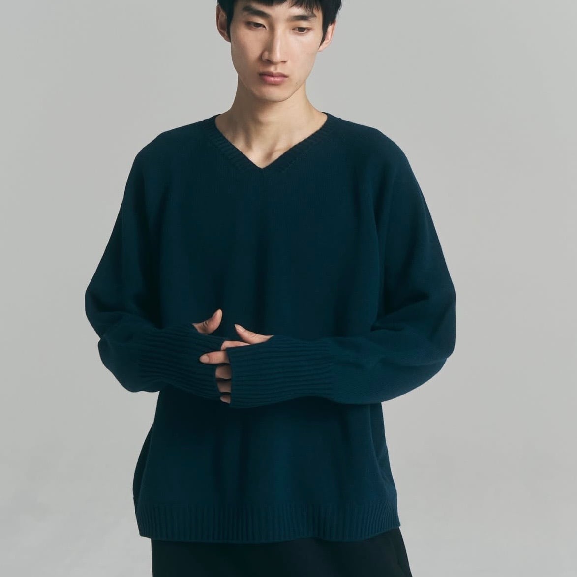 superNova / V neck sweater / navy
