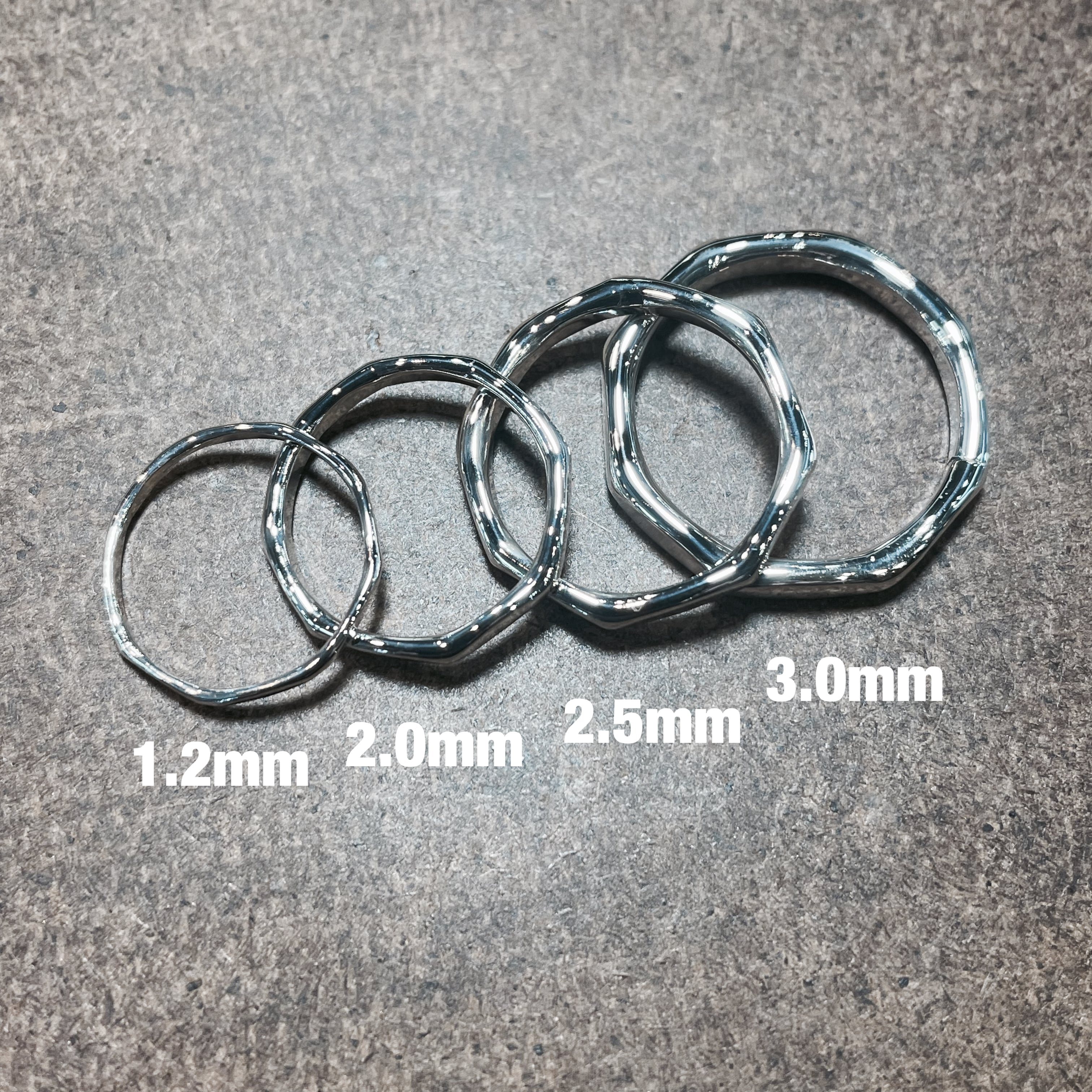 ハチカク】Silver925(シルバー925 )製ハンドメイドリング2.5mm ハチカク】Silver925(シルバー925 )製ハンドメイドリング2.5mm