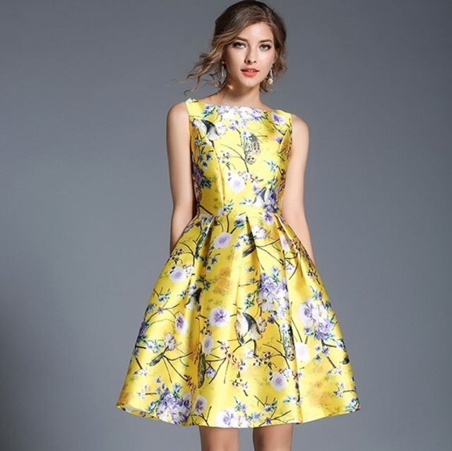 ワンピース レディース 送料無料 フレアワンピース ショート丈 膝丈 ひざ丈 袖なし ノースリーブ スクエアネック 襟なし フレア スリム 細身 裾フレア プリーツ 切り替えデザイン かわいい 大人可愛い きれいめ 上品 おしゃれ お洒落 大人女子 こなれ感 ラブリー キュート ガーリー 個性的 エレガント モダン 主役級 存在感 S M L XL 2XL 黄色 イエロー 花柄 フラワー ボタニカル 春 夏 秋 10代 20代 デート お出かけ パーティー イベント 韓国系 体系カバー 美脚 脚長