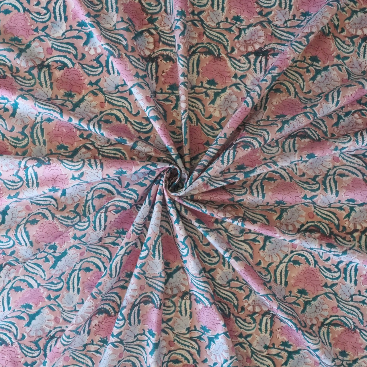 ブロックプリント生地【50cm単位】インド綿  花柄 くすみピンク×水色×グリーン #47410-PK1