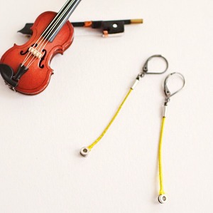 ヴィオラ弦のカジュアルピアス V-616   Strings endparts pierces (Yellow)