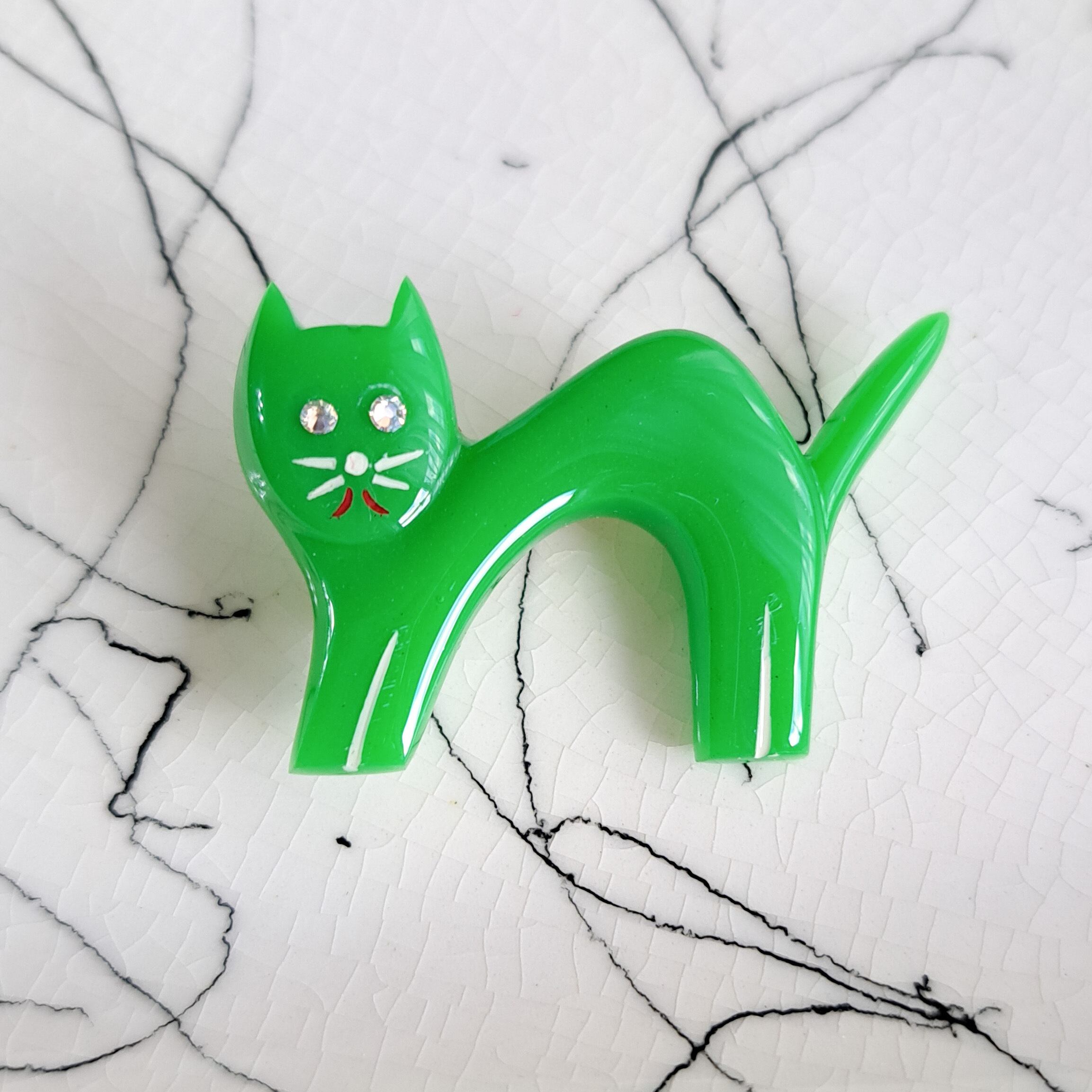 NAMIE♂ Vintage Style Cat Brooch【ケリーグリーン】猫ブローチ | me