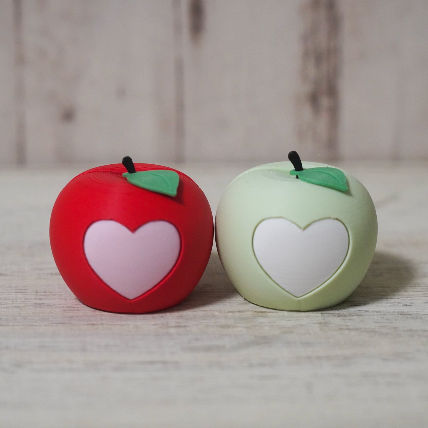 3Dスタンド リンゴ【アクキー、アクスタ用台座】 | 推し活グッズの通販