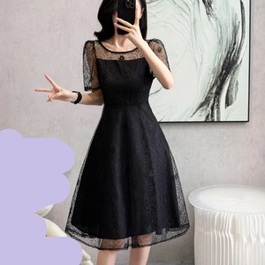 【送料無料】 ロングドレス 衣装 ひざ丈 ミモレ Aライン フレア プルオーバー 半袖 Uネック ラウンドネック レース 異素材切り替え ドッキング 透け感 シースルー 薄手生地 エレガント 可愛い 大人可愛い きれいめ シンプル カジュアル シック コンサバ 華やか 大人 上品 おしゃれ お洒落 主役級 こなれ感 高見え 高級感 フェミニン 花柄 夏 20代 30代 40代 レディース 女性用 ママ お出かけ 女子会 お呼ばれ お茶会 入学式 入園式 結婚式 二次会 パーティ 演奏会 フォーマル