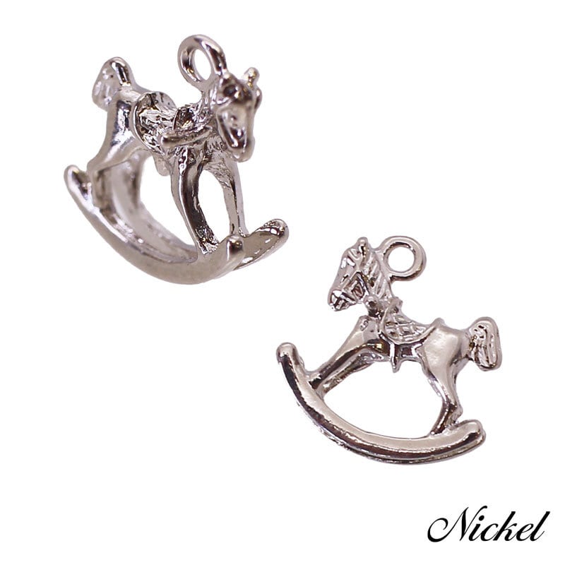 チャーム キーホルダー ペンダント 馬 木馬 立体 2個 16mm×15mm [cha