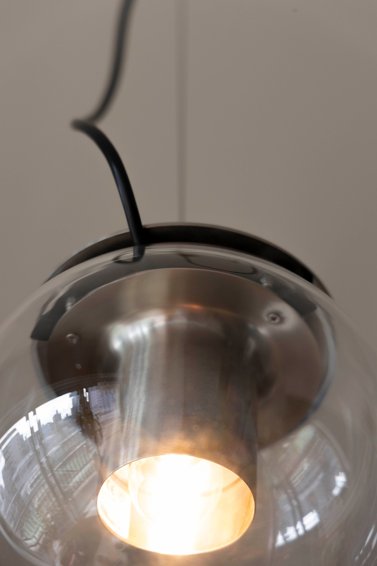 ceiling lamp “The Globe 827” / 1980s Italy “Oluce“