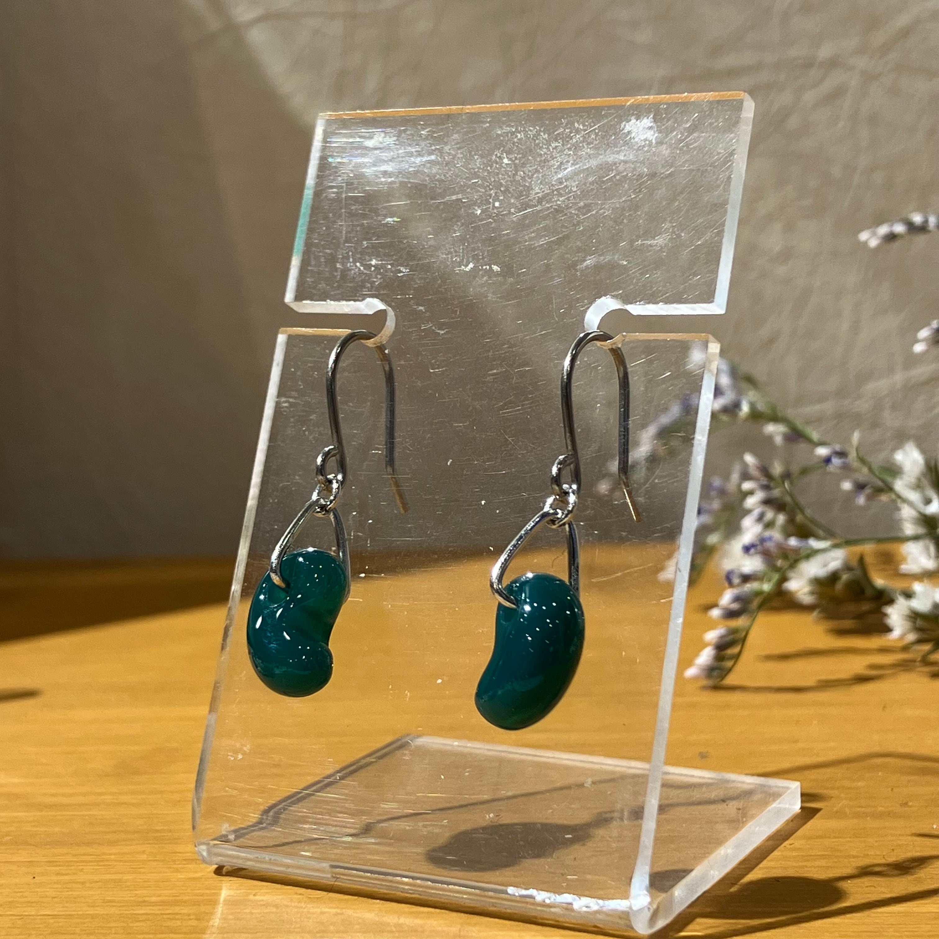 h43d】勾玉ピアス 【青メノウ】健康・長寿 | まがたまや雲玉