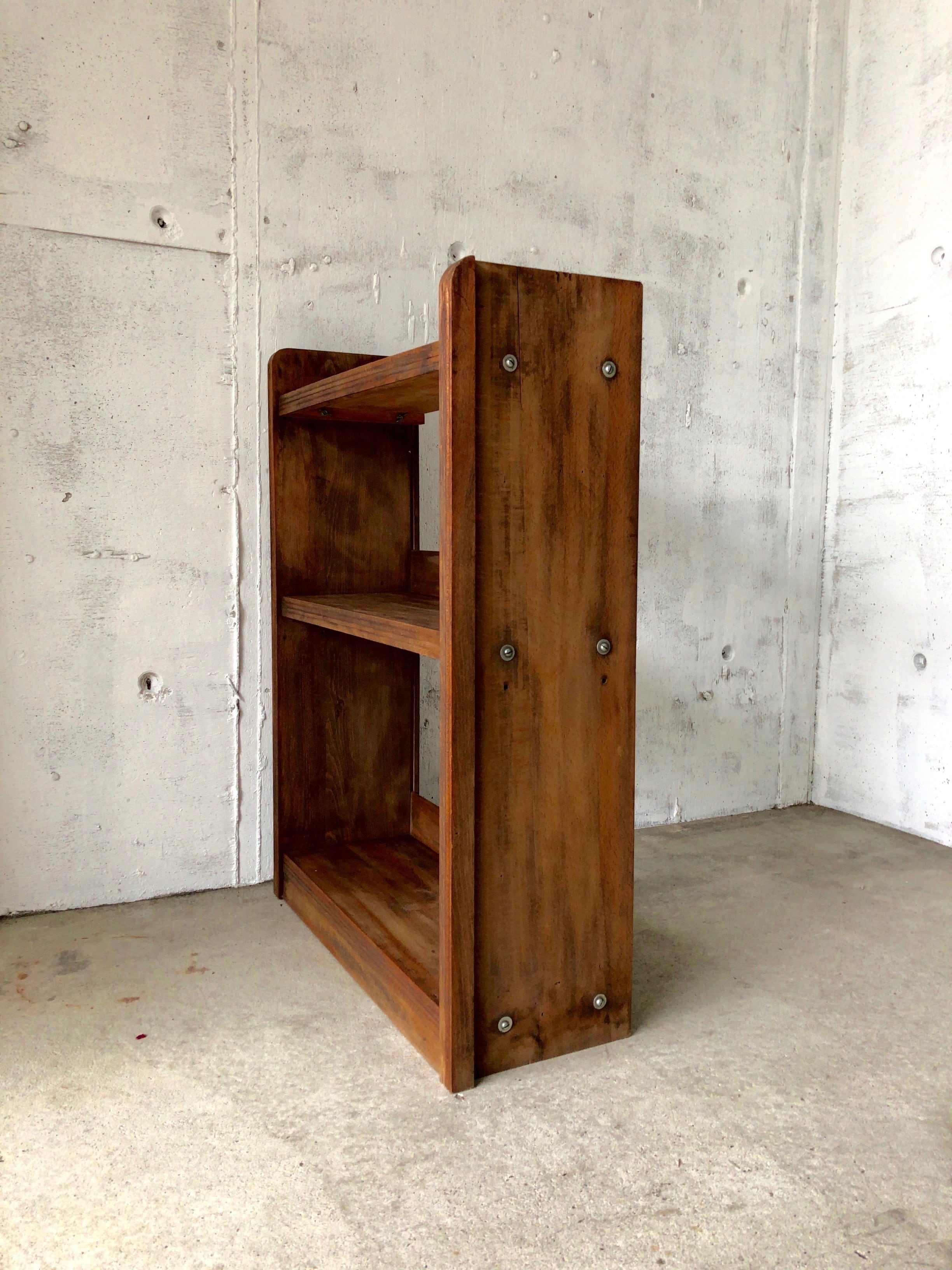 ビンテージ古家具◾️木製無垢材 古着屋で使っていたディスプレイ棚 展示棚 シェルフ 木味の飾り棚［古家具］ | giraffes craft
