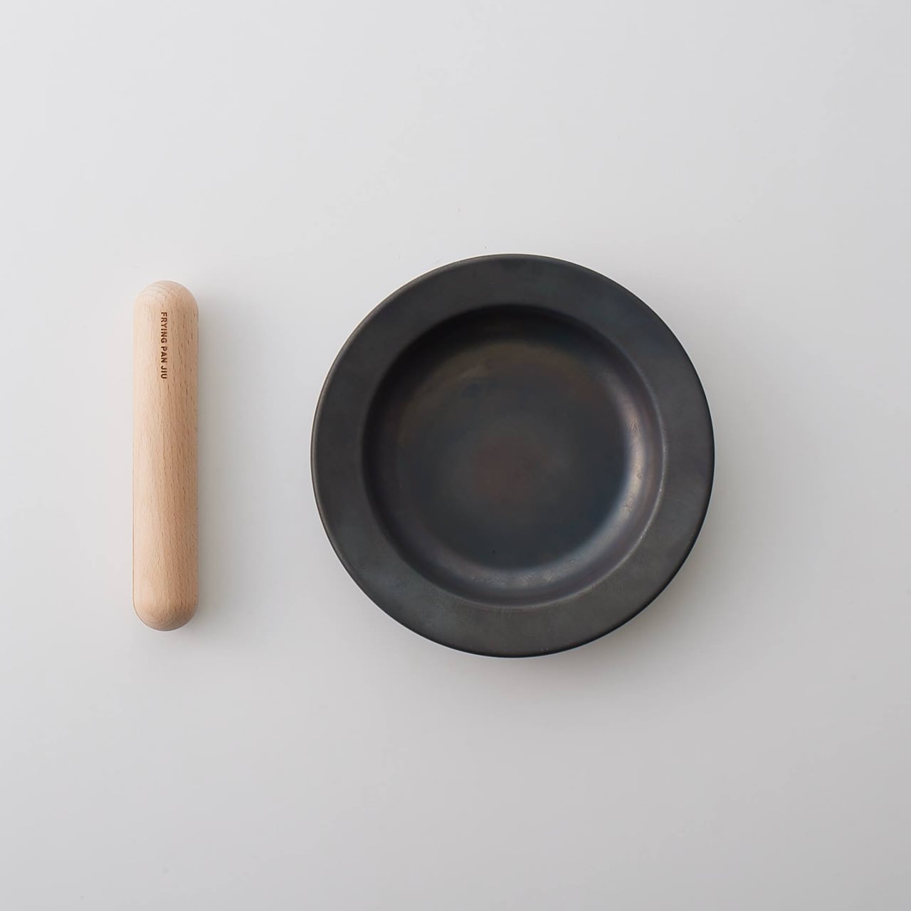 お皿としてそのまま使える鉄製フライパン＆ハンドルセット Sサイズ