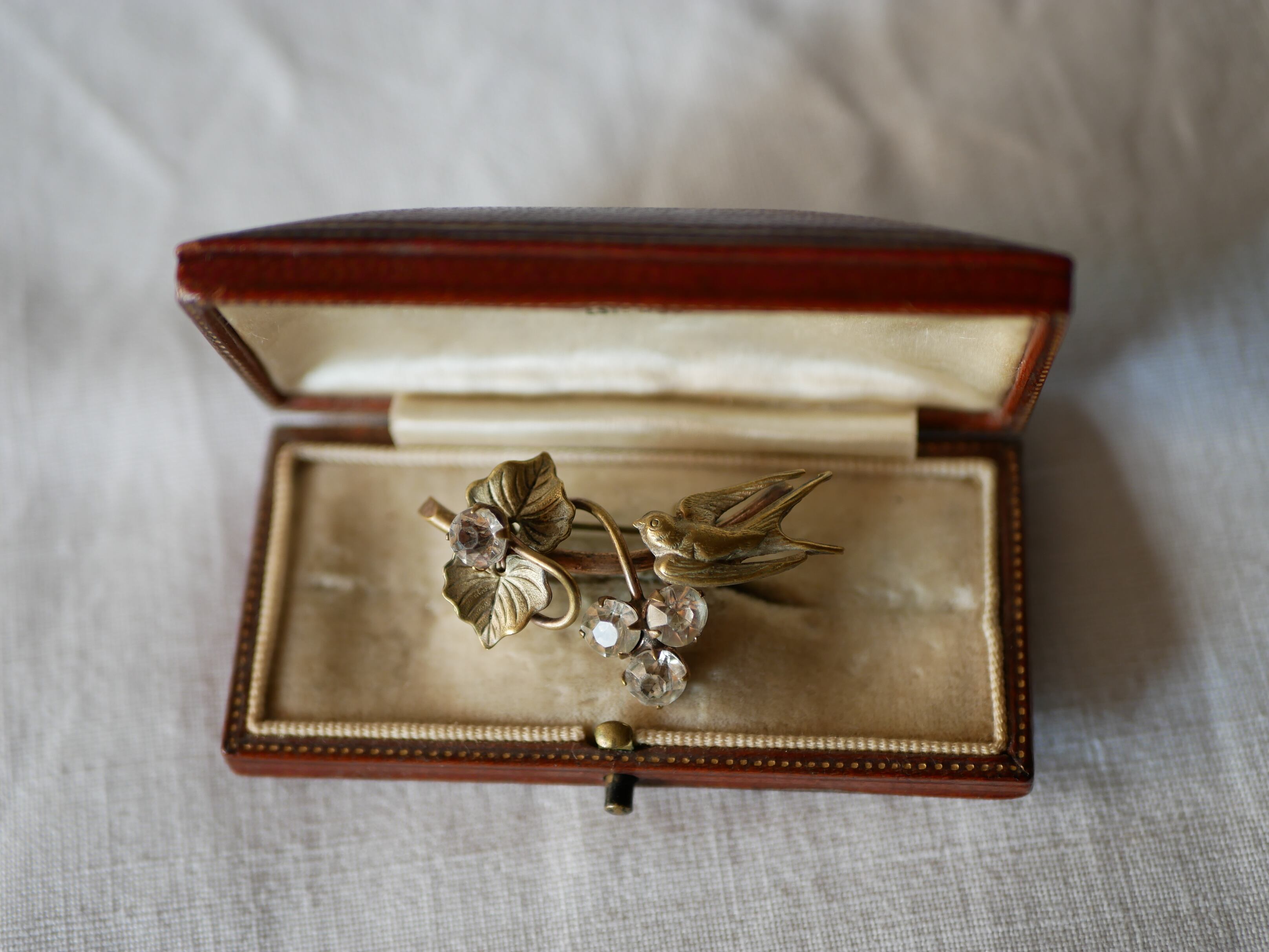 French antique & brocante ツバメのブローチ2 フランスアンティーク