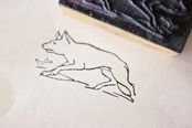 フランス 6c 疲れたオオカミさんとメランコリーな木製スタンプ ヴィンテージ