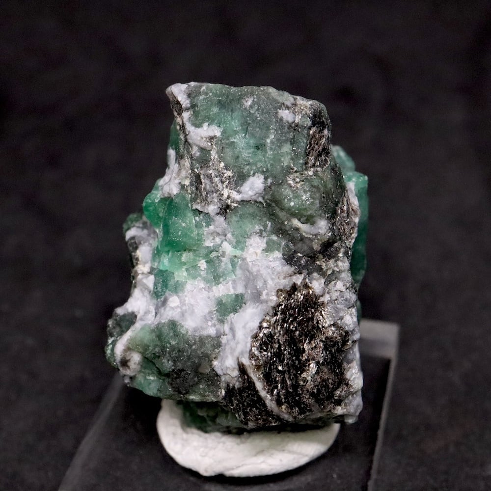 エメラルド ザンビア産 原石 鉱物 24,6g ED084 ベリル　緑柱石天然石