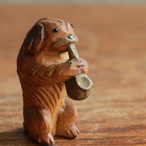 一生懸命演奏する、小さなイヌの音楽隊 4