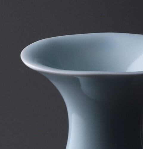 0035 青磁花瓶 有田焼 白磁 青磁 佳秀窯 西山 正 公式オンラインストア 0035 青磁花瓶 有田焼 白磁 青磁 佳秀窯 西山 正 公式オンラインストア