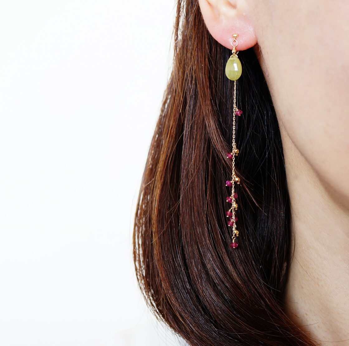 K10 Sphene stud pierce / 天然石 スフェーン グリーン スタッドピアス 