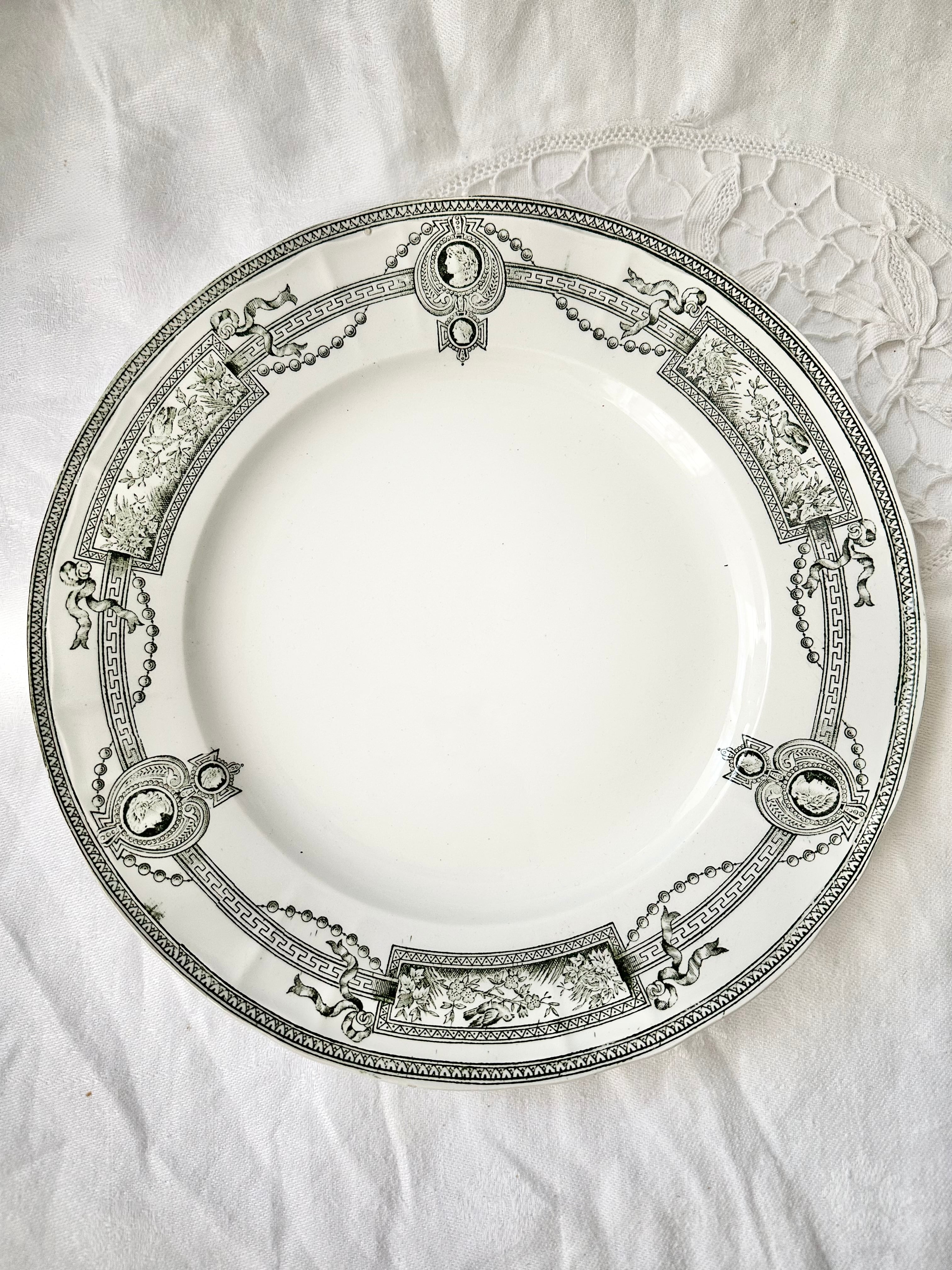 ② Saint-Amand & Hamage Médaillon サンタマン エ アマージュ 平皿