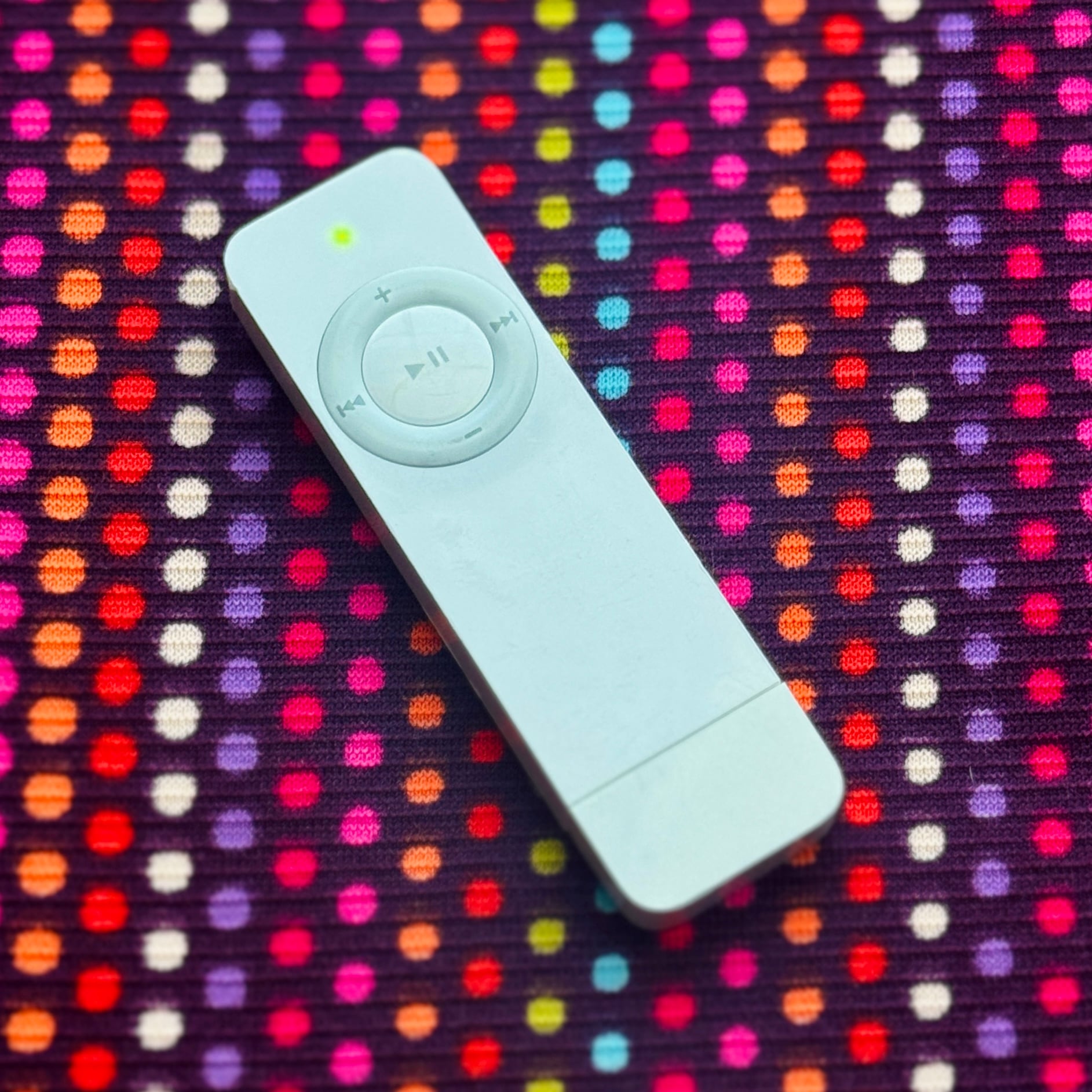 充電ケーブル不要】Apple 初代 iPod shuffle 512MB | 新品バッテリー