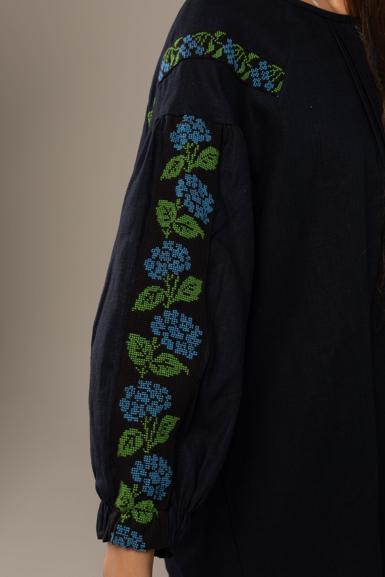 ウクライナ刺繍ヴィシヴァンカ　紫陽花　手刺繍　レディース・フリーサイズ - 3