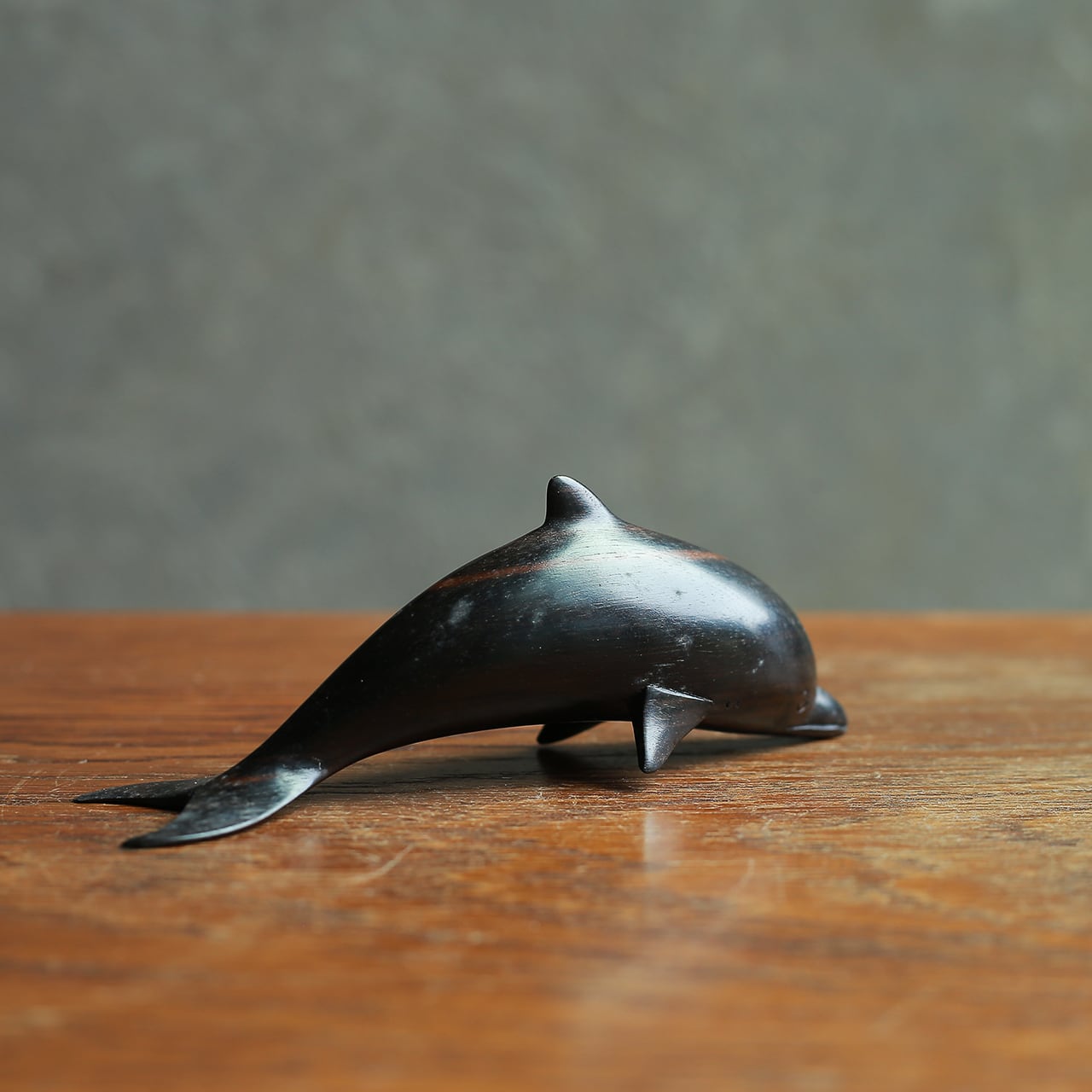 優雅に泳ぐ、木彫りのイルカ 5 | 木と、輝と。| 一点もの ヴィンテージ