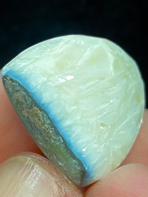 1) 超瞑想「グレイシアライト・ブルーアイス」研磨原石