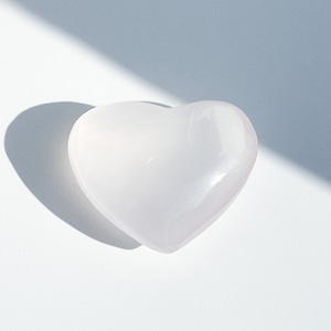 モザンビーク産ローズクォーツ ハート型01◇ Rose Quartz ◇天然石・鉱物・パワーストーン