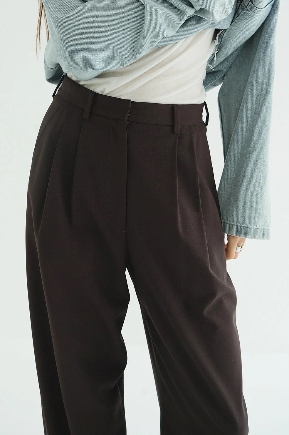 CLANE(クラネ) BASIC TUCK PANTS BROWN | サウスオレンジ｜メンズ