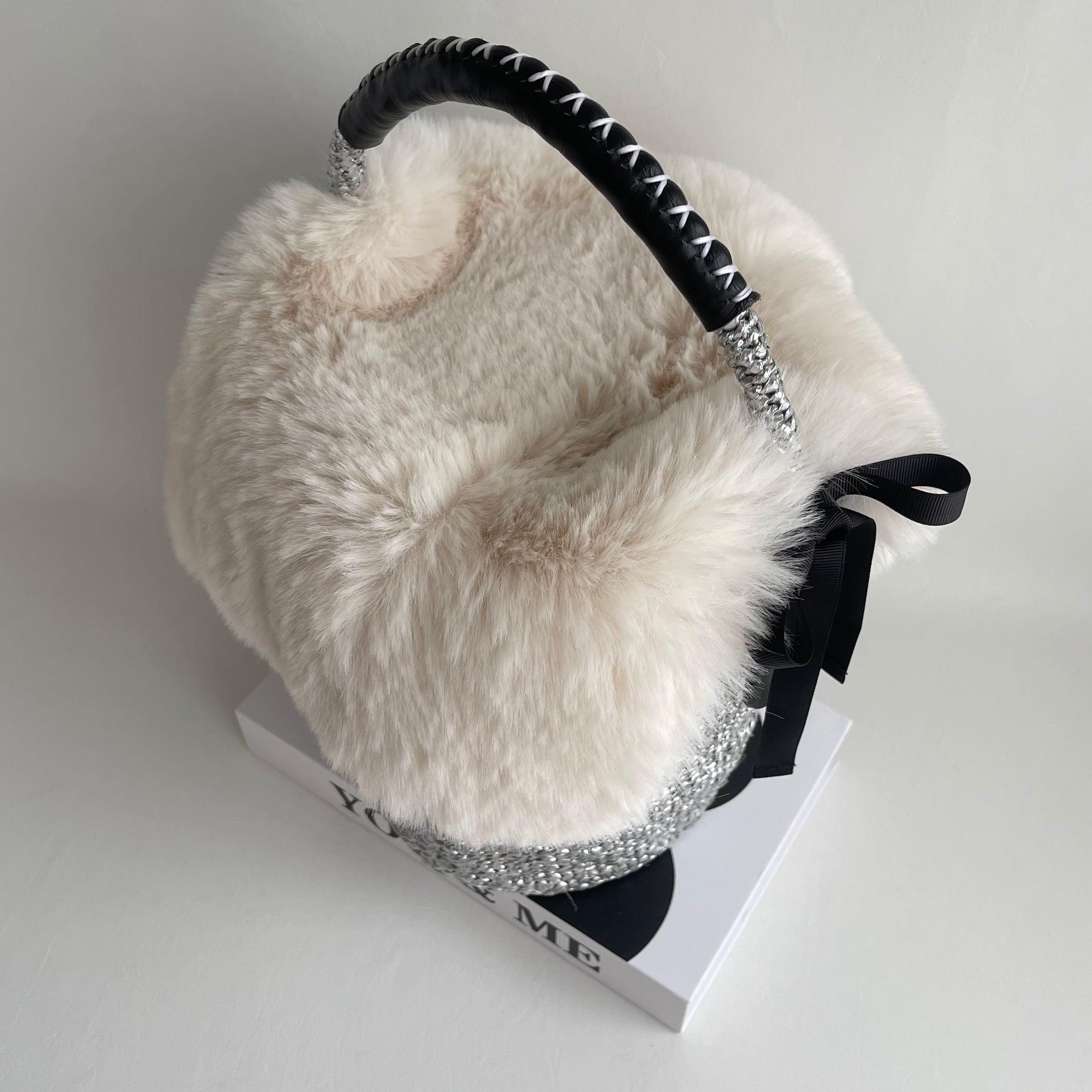 FLUFFY FUR / bag accessory / IVORY | meong blue