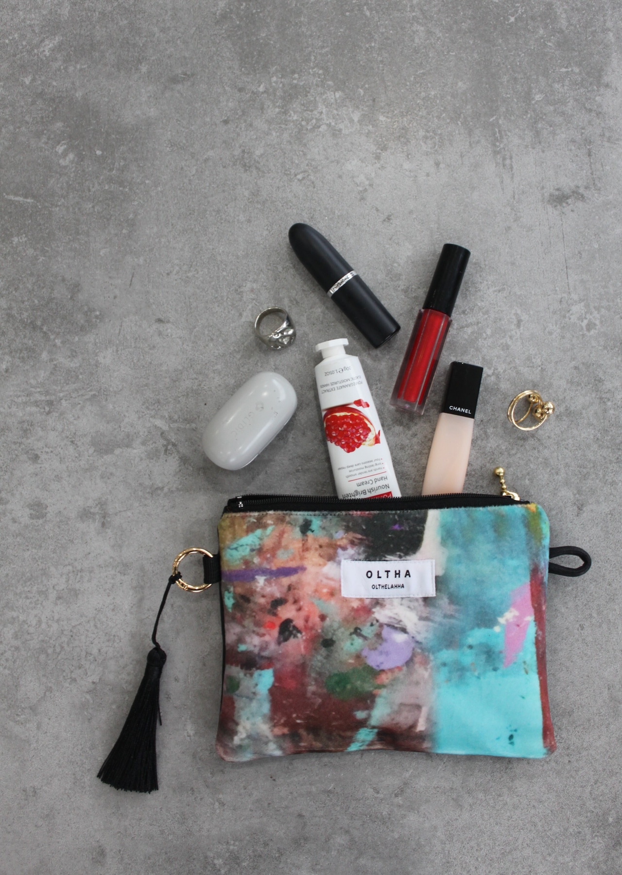 Original Art Velvet Poach.No2