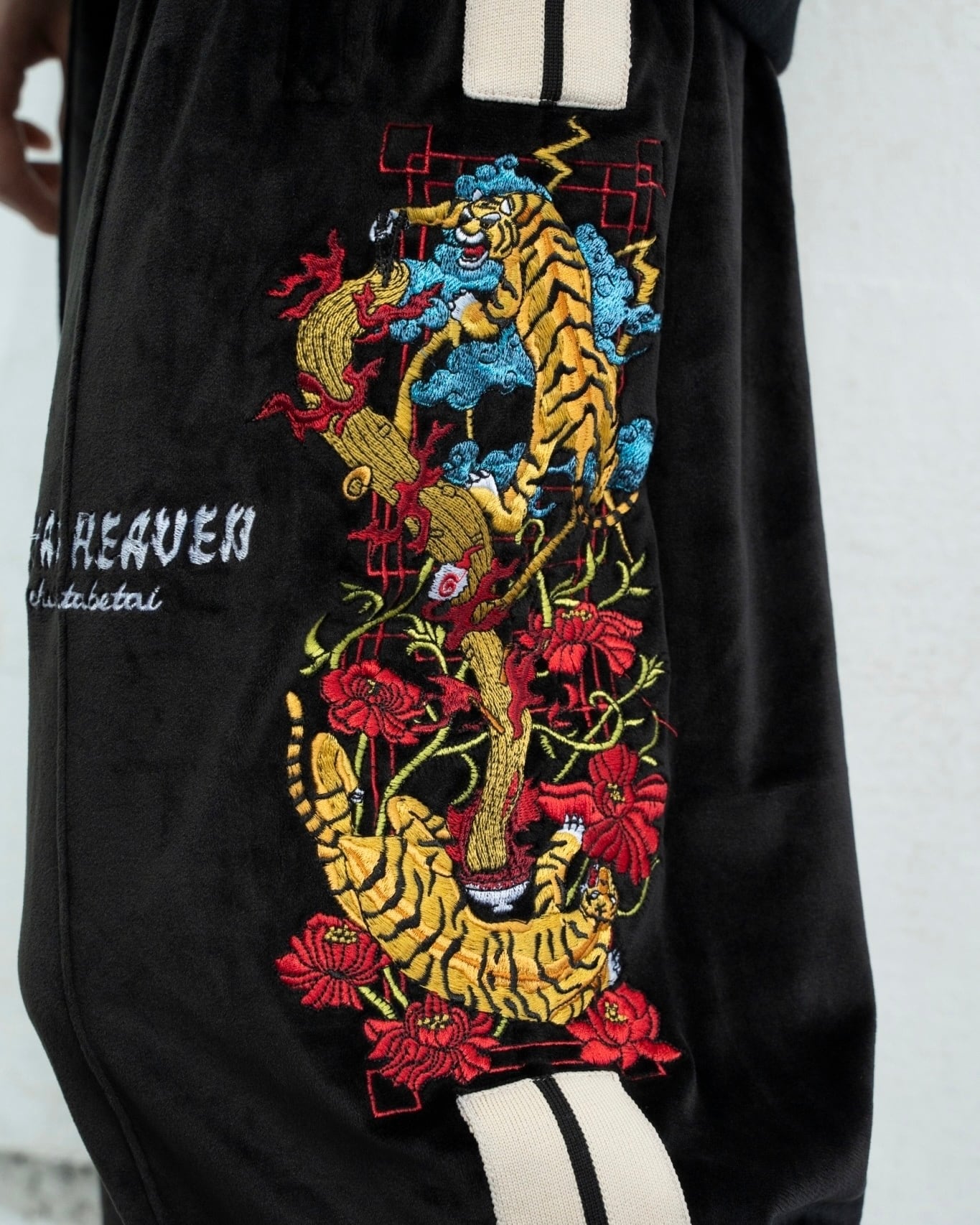 Tiger track pants/Black | チュウカタベタイ Tiger track pants/Black | チュウカタベタイ