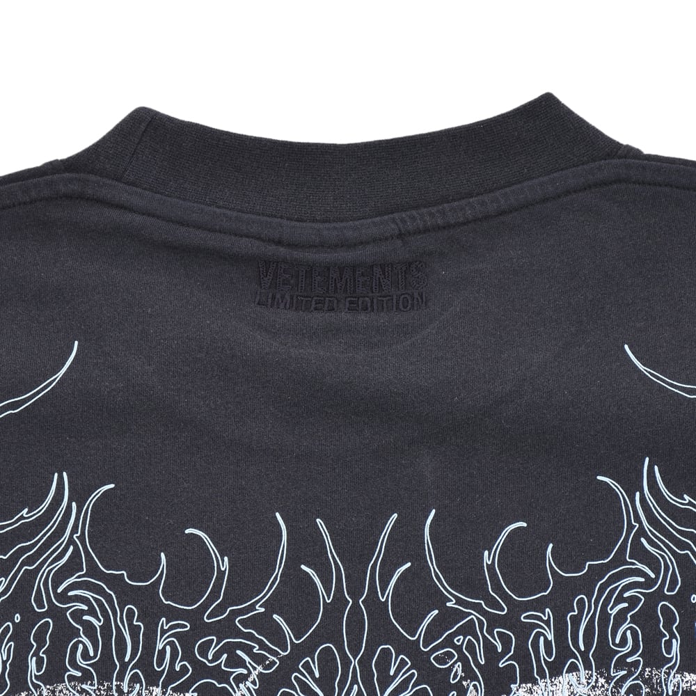 VETEMENTS】BONE V REGULAR T-SHIRT | AYIN