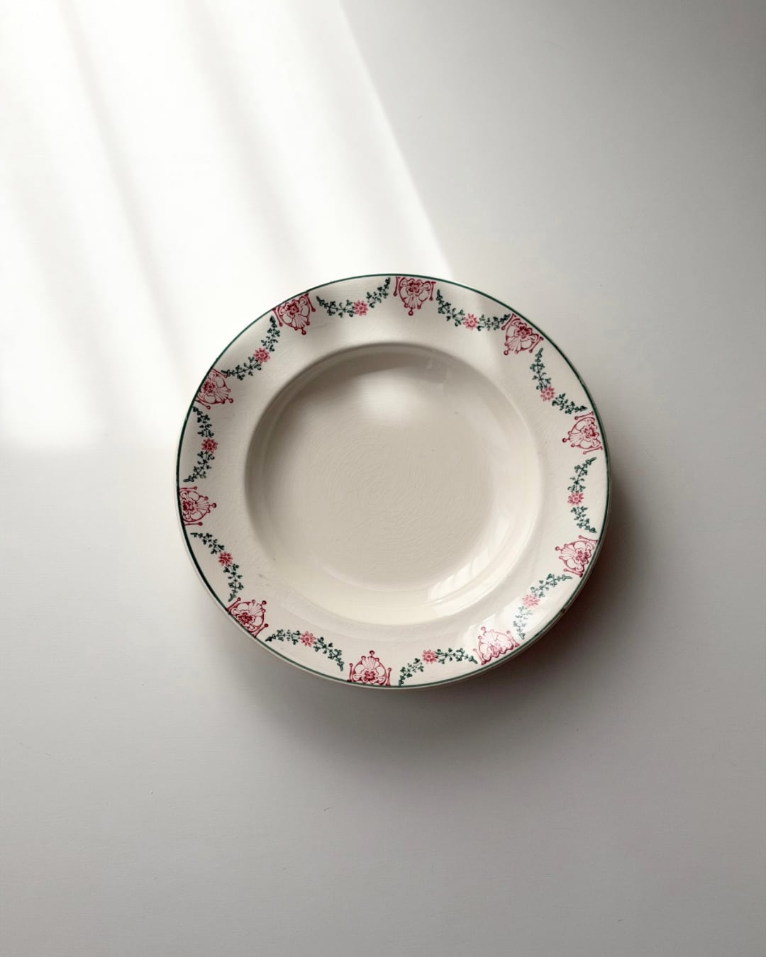 Longwy ロンウィー / ピンクガーランドの深皿プレート