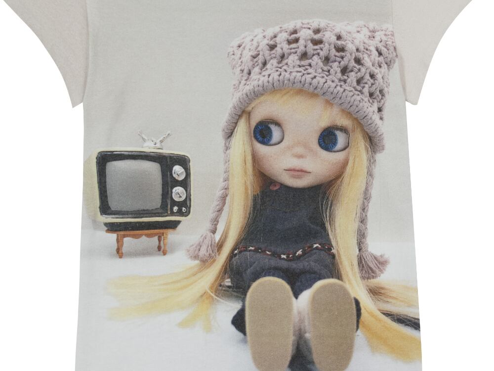 ☆[RESELL][COYSEIO] COYSEIO X BLYTHE GRAPHIC ONE PIECE CHARCOAL