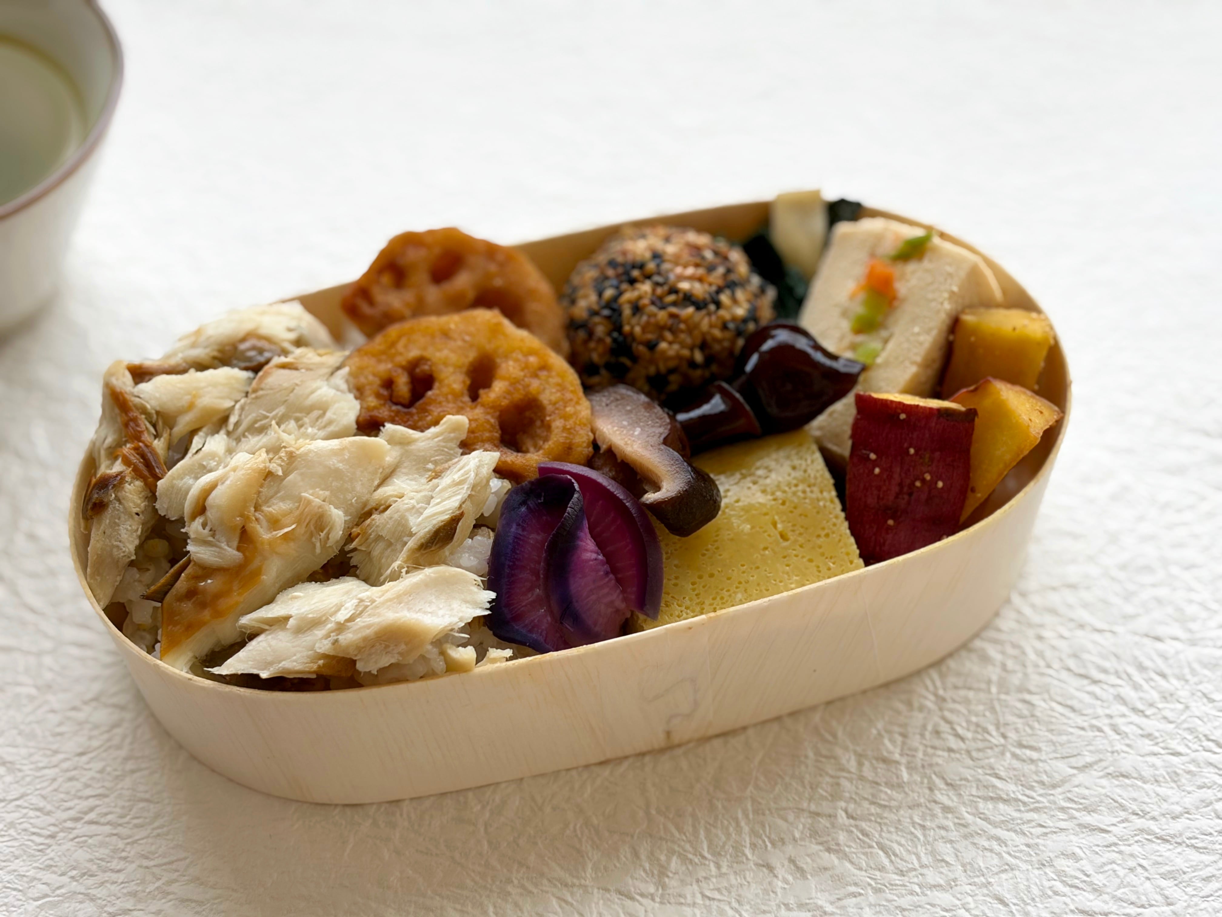 焼きサバほぐし弁当