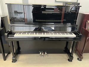 ヤマハアップライトピアノ　UX300（消音機能・自動演奏搭載）