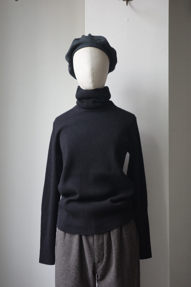 KLASICA クラシカ / SMOKEⅡ - LIGHT WEIGHT TURTLE NECK (BLACK)