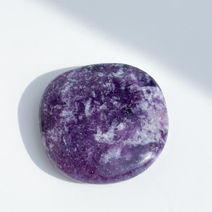 レピドライト パームストーン 45◇Lepidolite palm stone◇天然石・鉱物・パワーストーン◇