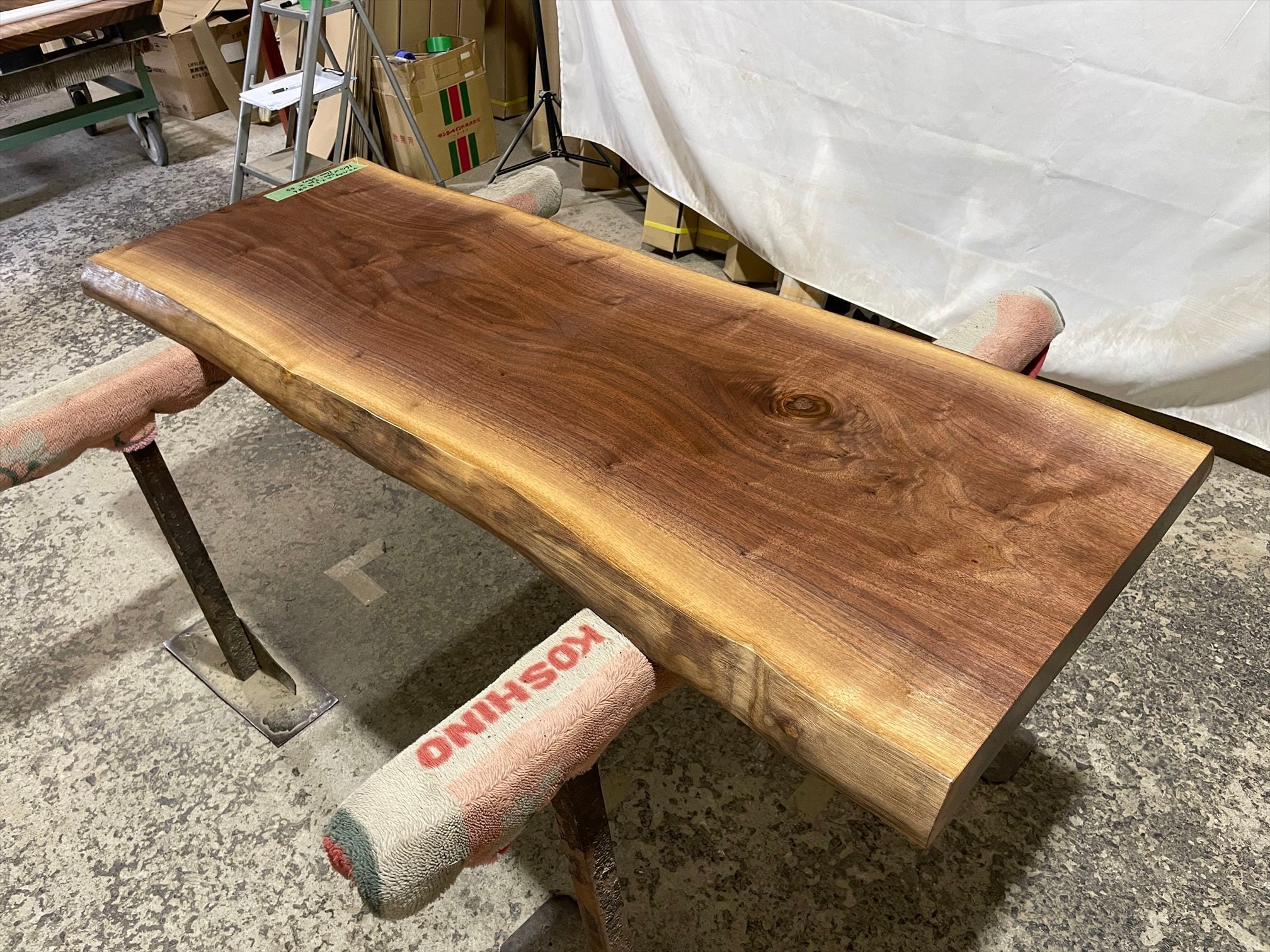 ブラックウォールナット9086 一枚板無垢 乾燥材 1610x560-530x55mm