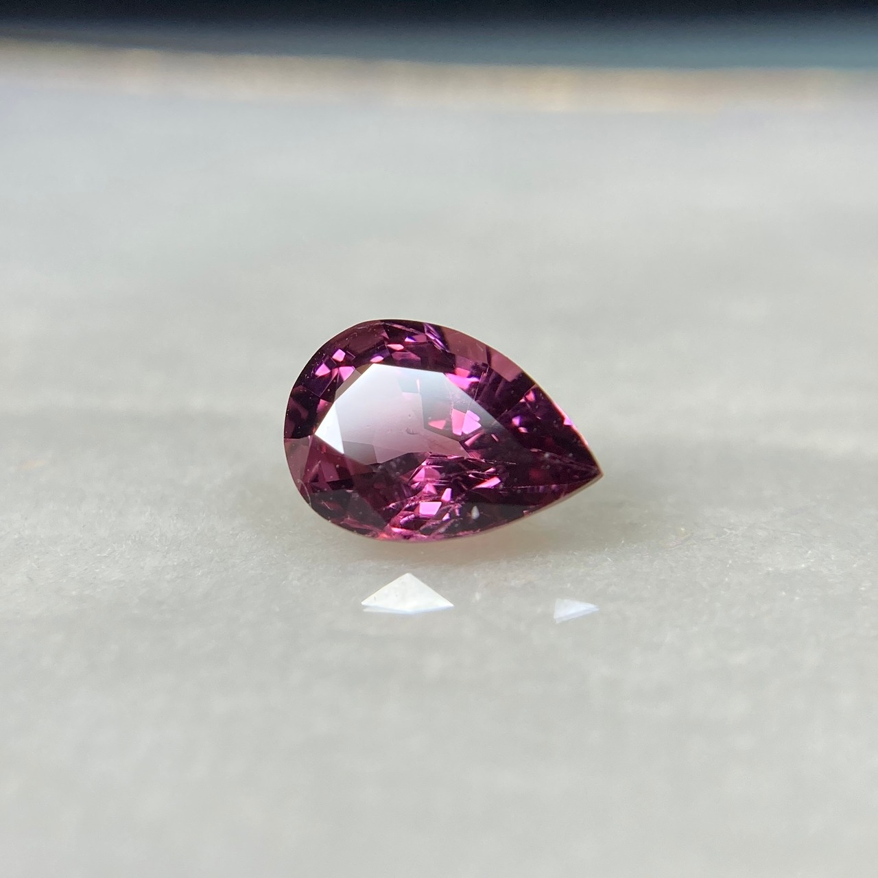 スピネル 0.985ct ピンク 簡易ソーティング付き r-0374