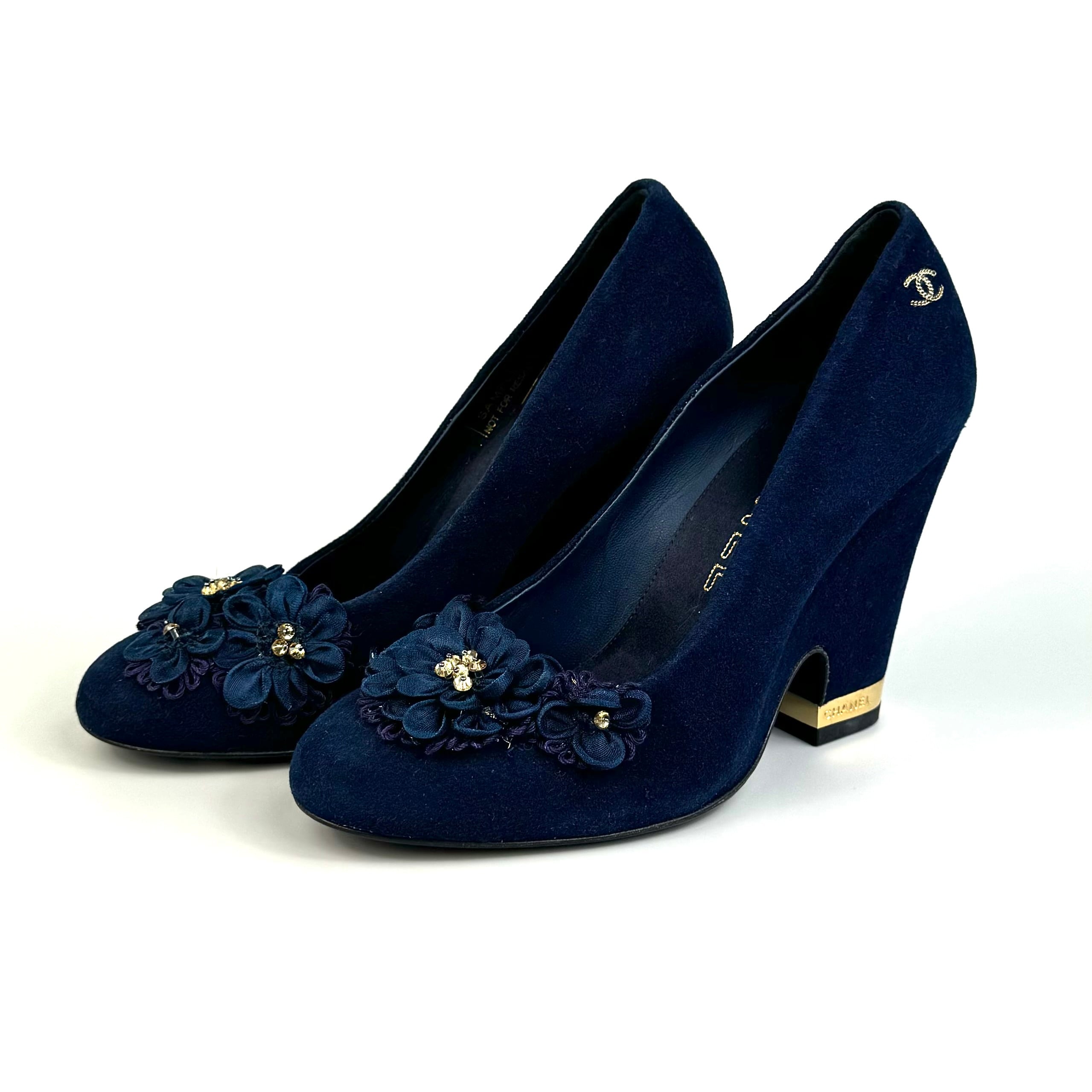 希少・ほぼ未使用】シャネル パンプス カメリア スエード ネイビー  