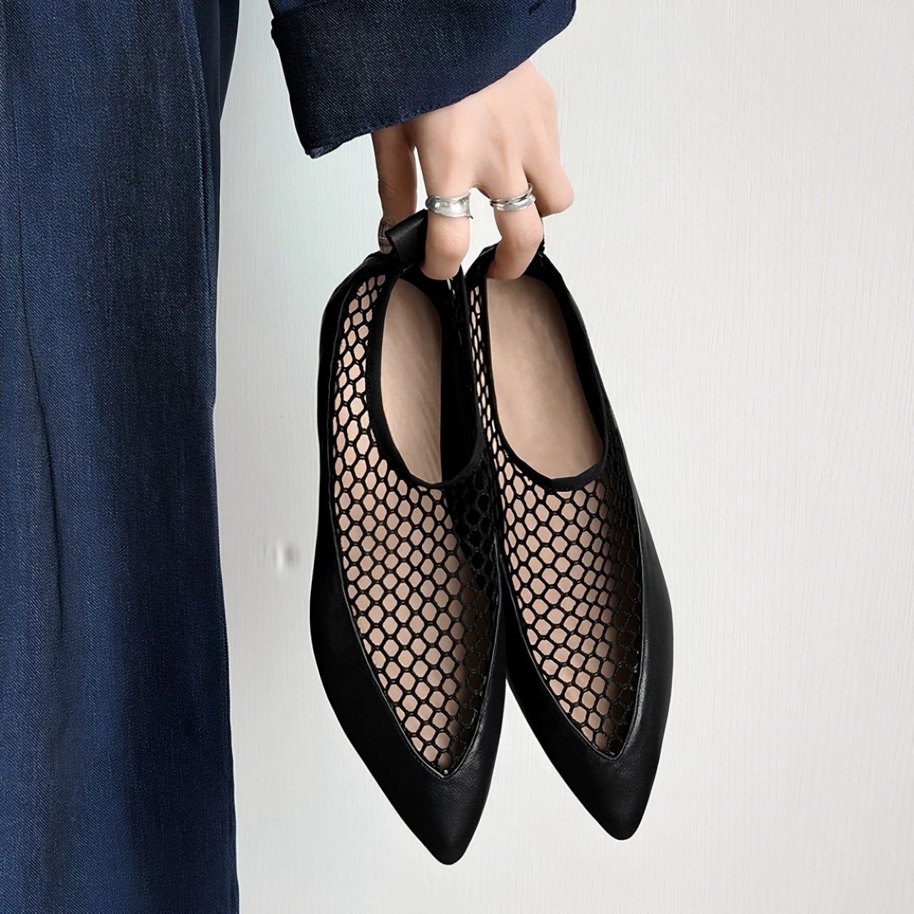 Pointed Toe Mesh Flat Shoes 01456
