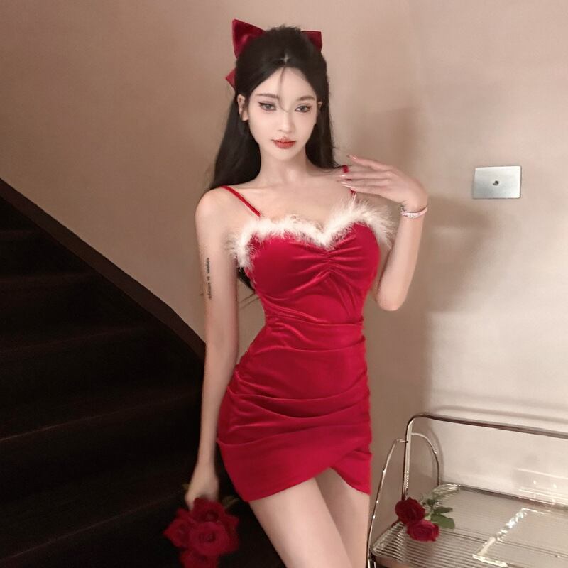 【新作】【送料無料】 セクシーな純粋な欲望ホットガールベルベット V ネックサスペンダーバッグヒップファッションボトニングスカートレッドクリスマス毛皮のようなドレス 0136916046095