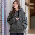 ロゴ紐ベーマークパーカー