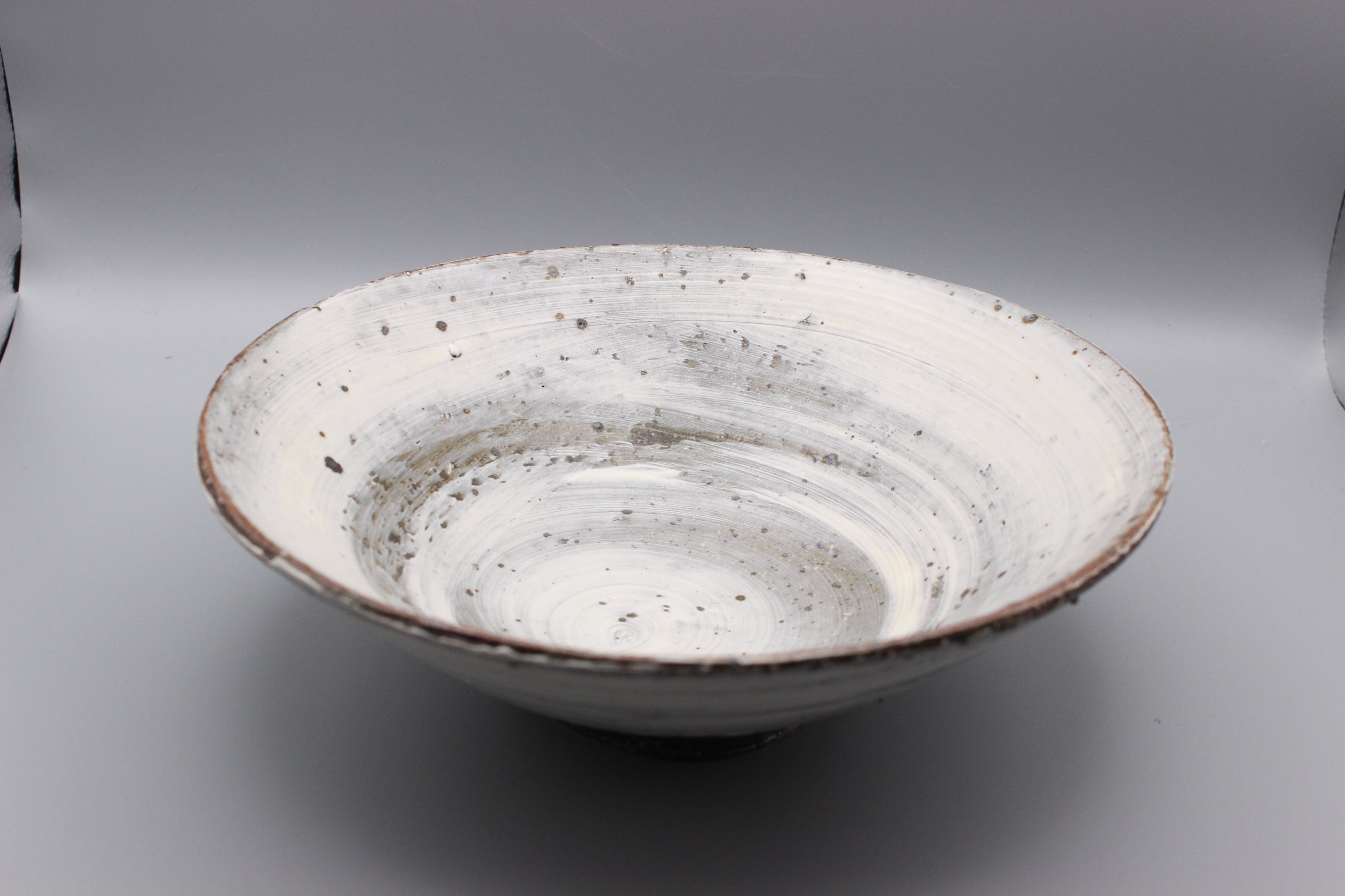 刷毛目7寸浅鉢【大原拓也】 | うつわ四季 オンラインショップ