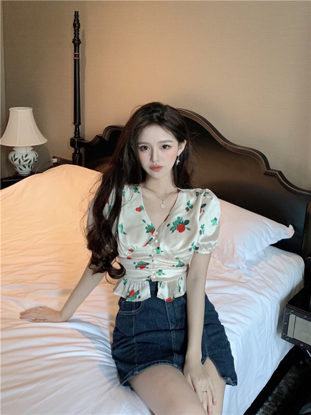 フローラルシャツ ショートスタイルサマートップス 夏物 花柄 ブラックストロベリース93578725242