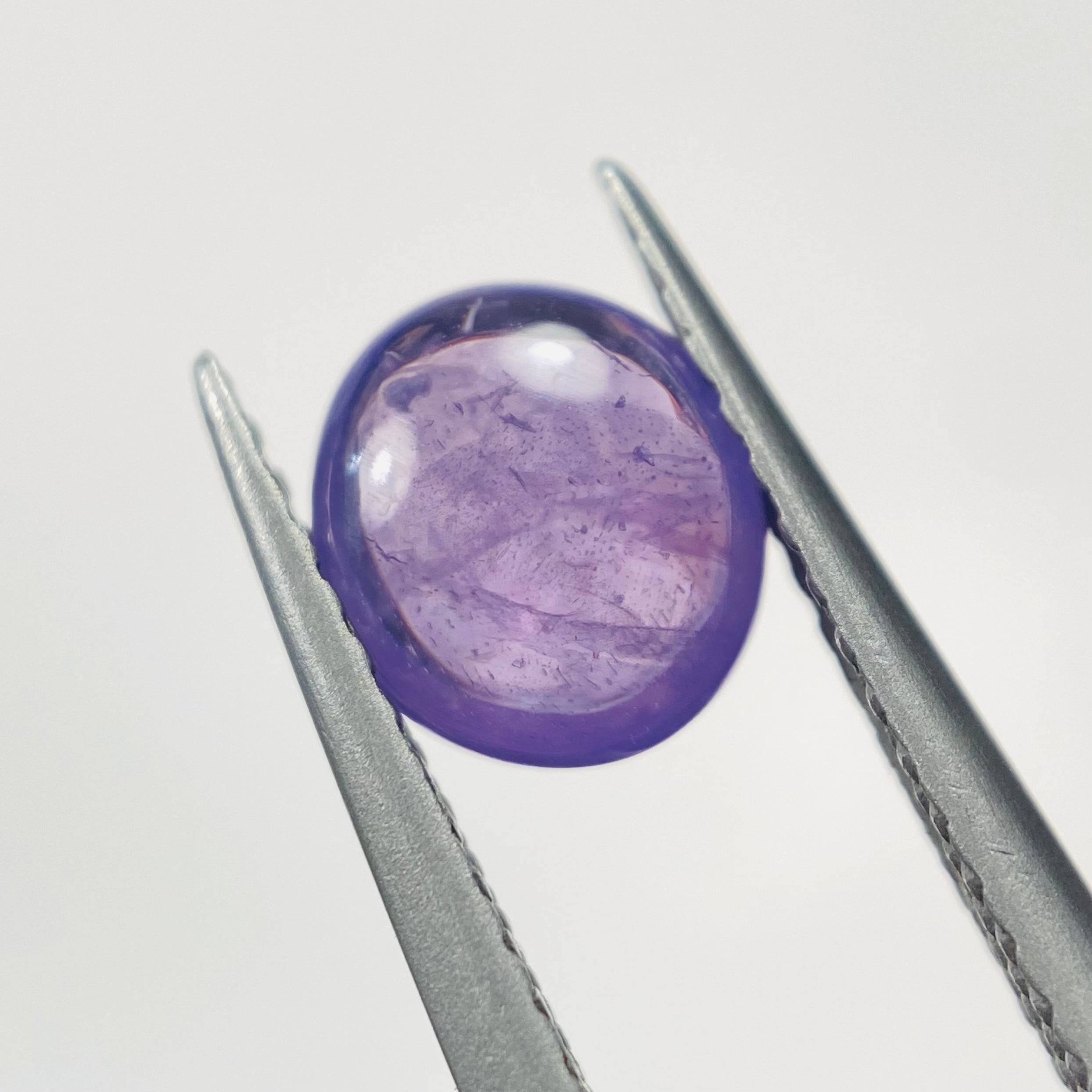 凛としたシルキーパープルサファイア