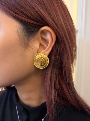 YSL / vintage gold round earring.(o)