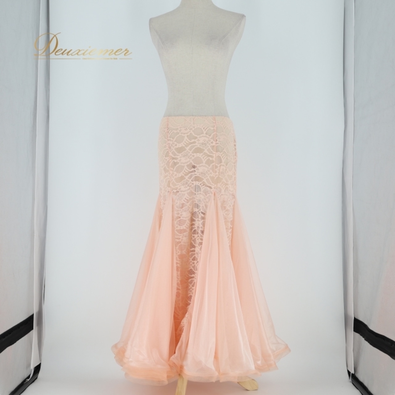 ベリーダンス オリエンタル 衣装 スカート ピンク系 レース 透け感 かわいい 練習 レッスン 伸縮 ストレッチ 上品 花柄 インナーパンツ 淡い ボリューム ふんわり ダンス衣装 ステージ イベント