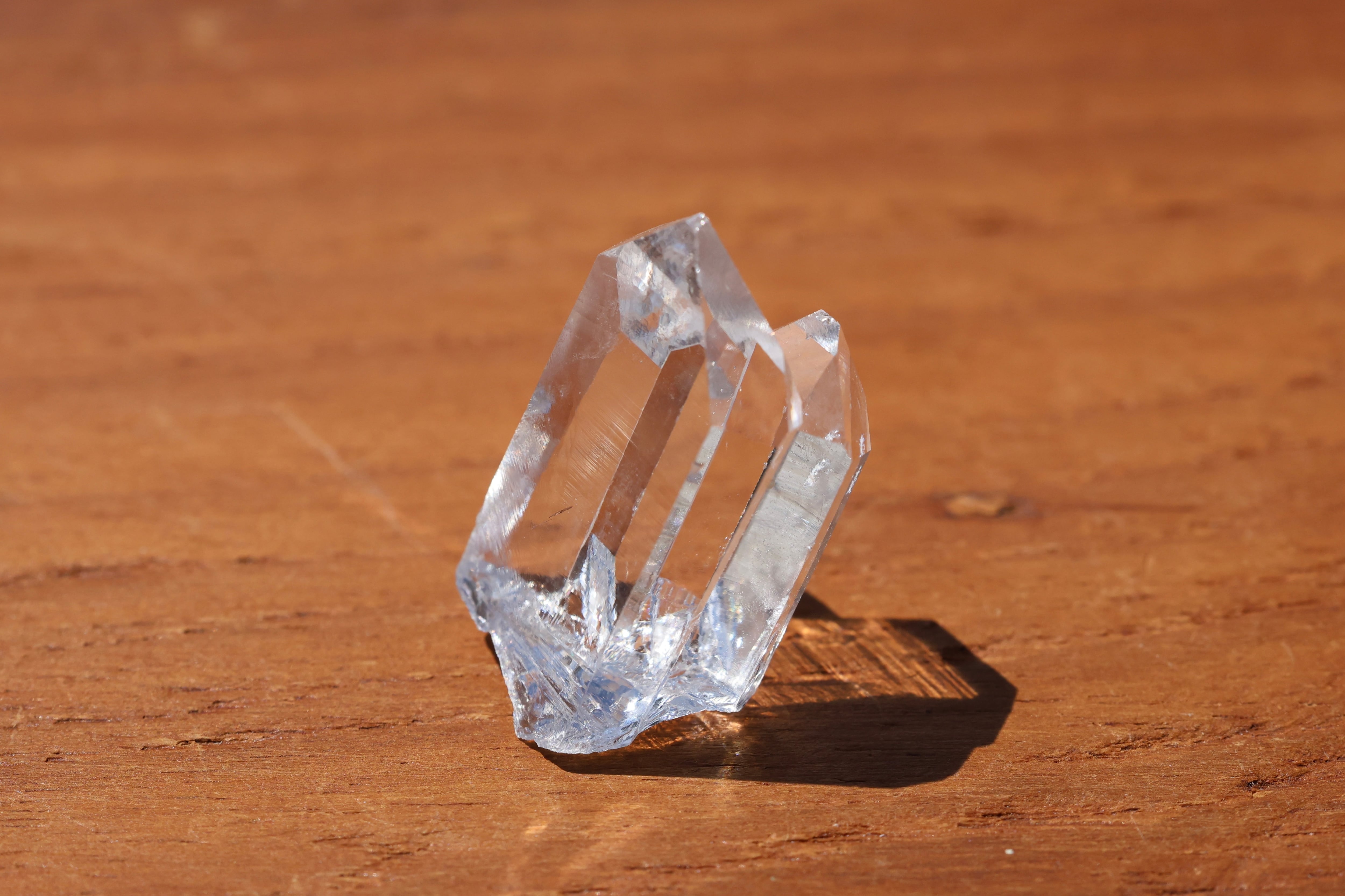 虹入り‼️ヒマラヤのレムリアン水晶 マカルー産 ヒマラヤ水晶 マカルー産 | 石垣島の夜光貝とヒマラヤ水晶 Laphus