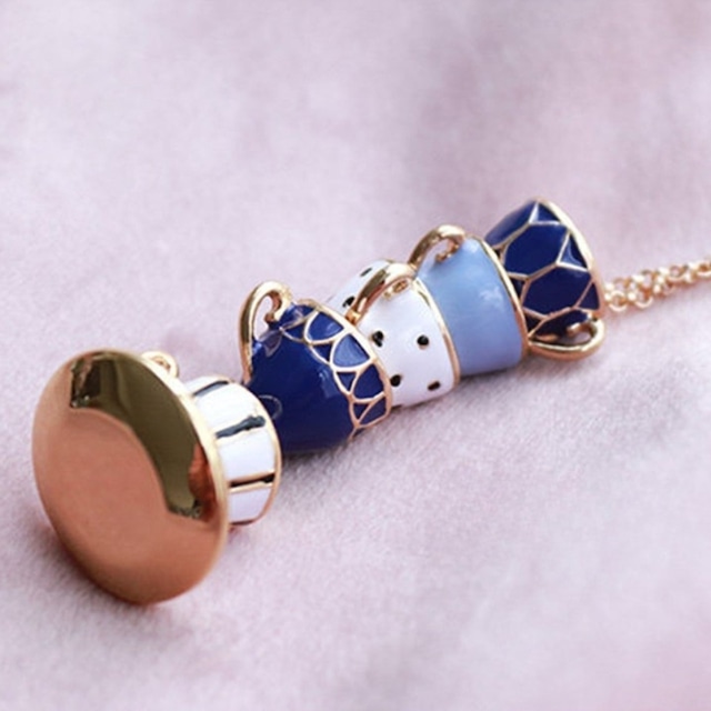 アリスのお茶会──夢の国を閉じ込めたスタッキングティーカップ ネックレス｜WithU