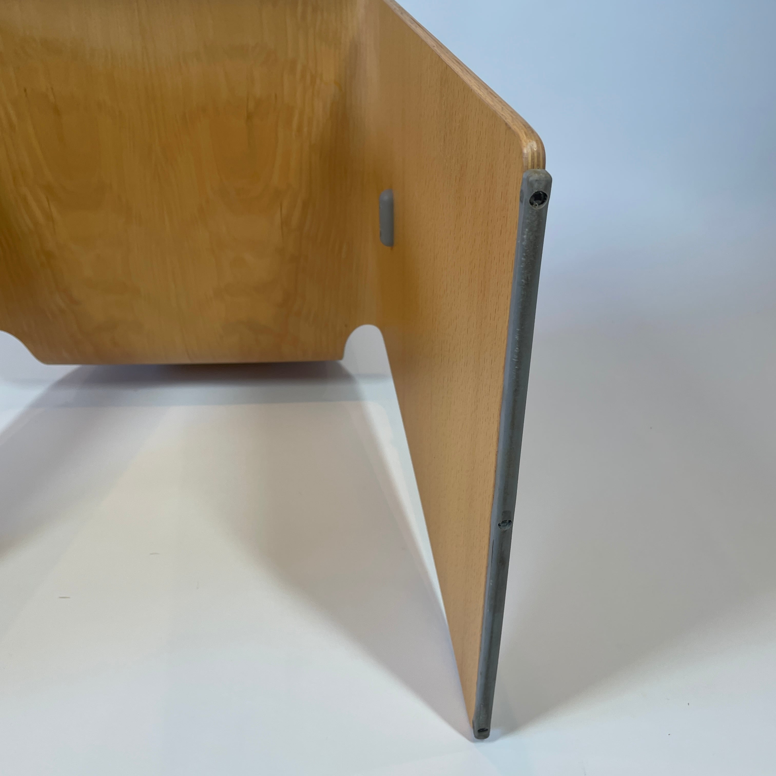 NXT chair by Peter Karpf | KOHSEKI